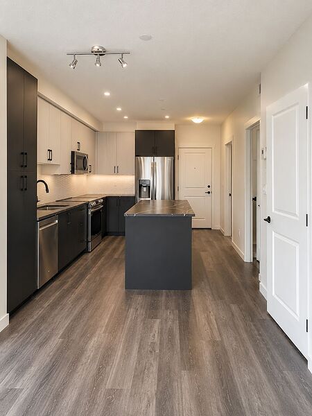 Calgary 1 bedroom Condo Unit for rent. Property photo: 643548-2