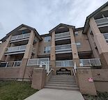 Pet friendly large condo 2 bedroom 2 bathroom, jacuzzi tub & underground parking