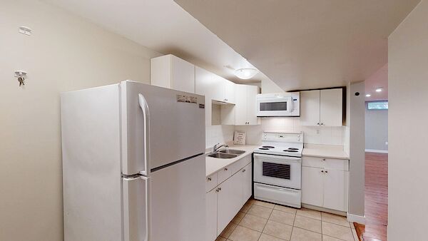 Calgary 3 bedrooms House for rent. Property photo: 644922-2