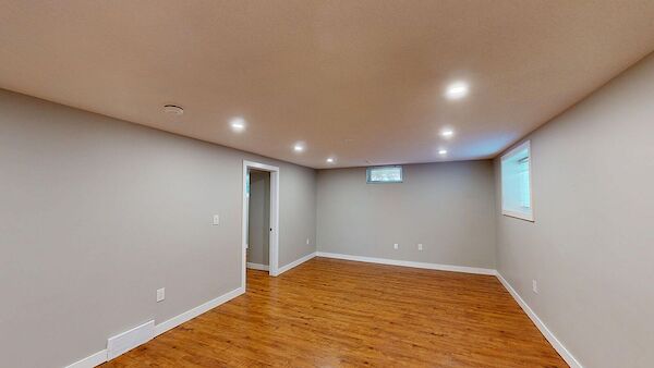 Calgary 3 bedrooms House for rent. Property photo: 644922-3