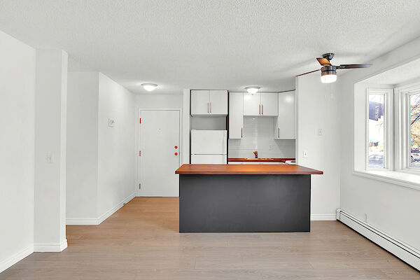 Calgary 2 bedrooms Condo Unit for rent. Property photo: 645027-3