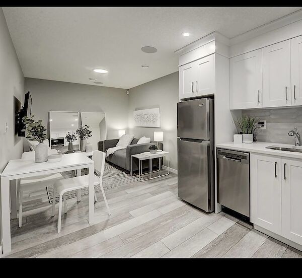 Calgary 2 bedrooms Basement for rent. Property photo: 645353-2