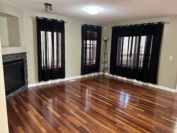 Calgary 3 + Den bedrooms House for rent. Property photo: 645363-3