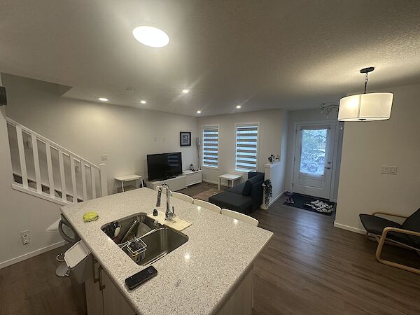 Calgary 3 bedrooms Townhouse for rent. Property photo: 645458-3
