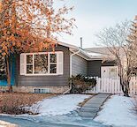 Utilities Included! Charming Duplex in Queensland