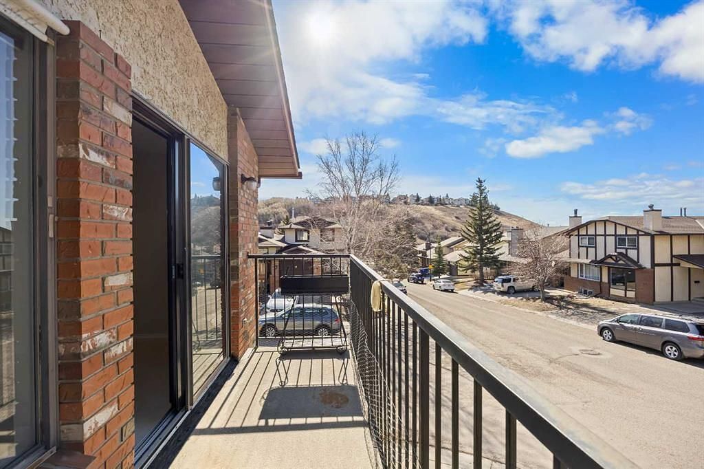 Calgary 3 bedrooms House for rent. Property photo: 646758-1