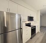 Bright 3rd Floor | 2 Bed + Ensuite | Metroside Apartment | Shawnee Slopes