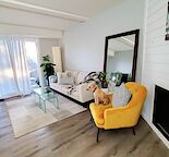 Bright, Clean and Cozy 3 Beds Townhouse with 2 Parking Pads