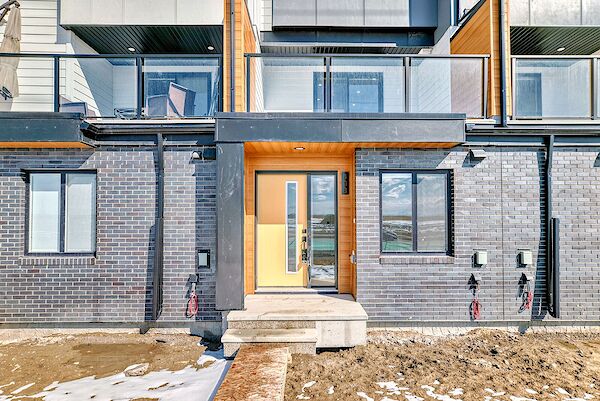 Calgary 2 + Den bedrooms Townhouse for rent. Property photo: 647328-2