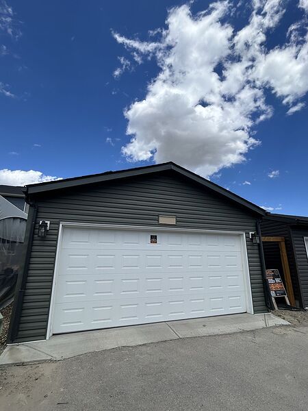 Calgary 3 + Den bedrooms House for rent. Property photo: 647719-3