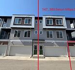 Modern 3-bedroom & 2.5-bath Townhouse with Double Garage Parking