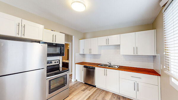 Calgary 3 bedrooms Duplex for rent. Property photo: 648176-2