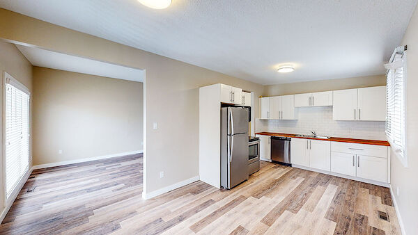 Calgary 3 bedrooms Duplex for rent. Property photo: 648176-3