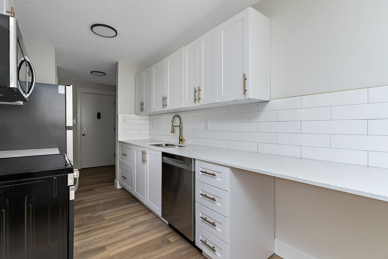 Edmonton 1 bedrooms Apartment for rent. Property photo: 648229-1