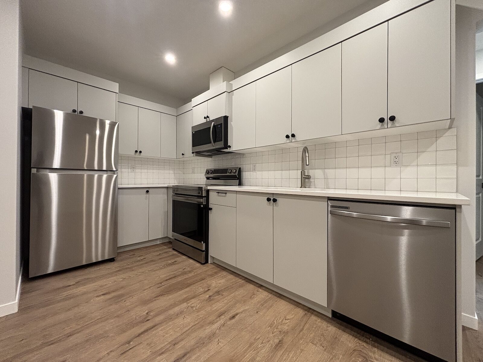 Calgary 2 bedrooms Basement for rent. Property photo: 648505-1