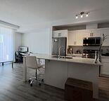 2 Bed,  2 Bath Condo unit / A/C  / Top Floor / OPEN-CONCEPT LAYOUT
