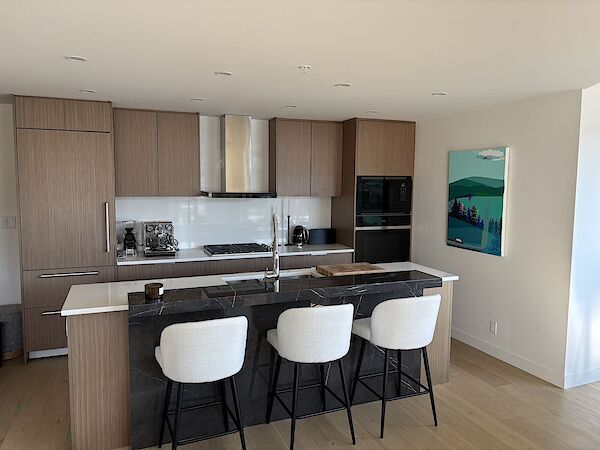 Calgary 2 bedrooms Condo Unit for rent. Property photo: 649651-2