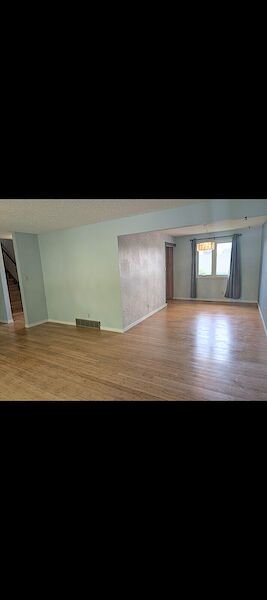 Calgary 4 bedrooms House for rent. Property photo: 649705-3