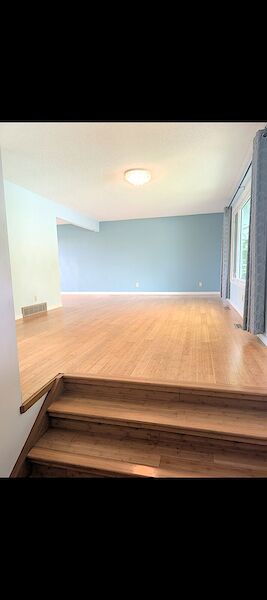 Calgary 4 bedrooms House for rent. Property photo: 649705-2
