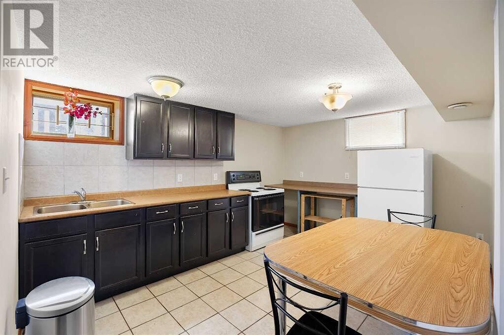 Calgary 2 bedrooms Basement for rent. Property photo: 649735-1