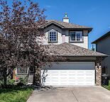 Stunning 3 Bed, 2.5 Bath Two Storey Home in Rocky Ridge