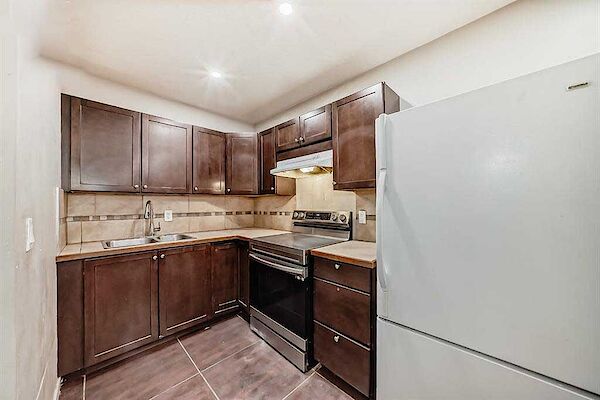 Calgary 2 bedrooms Basement for rent. Property photo: 650242-2