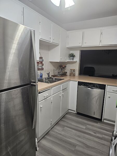 Calgary 2 bedrooms Room For Rent for rent. Property photo: 650774-3