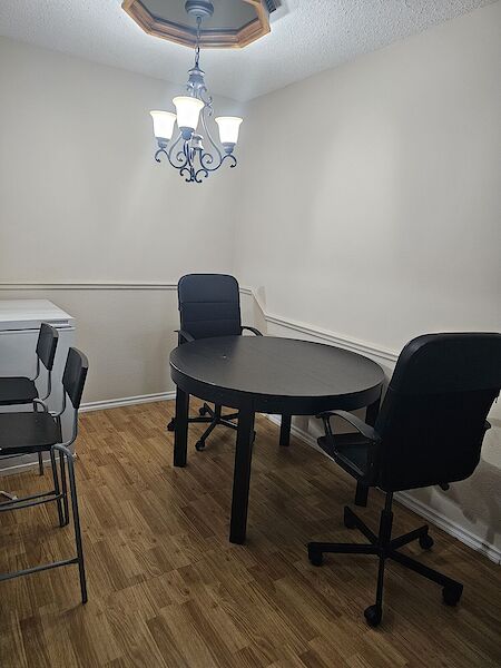 Calgary 2 bedrooms Room For Rent for rent. Property photo: 650774-2