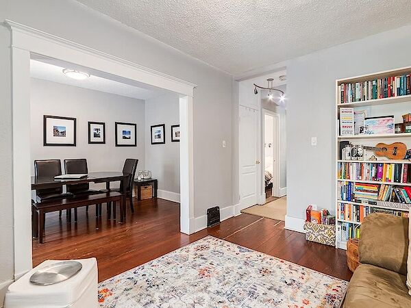 Calgary 2 bedrooms Duplex for rent. Property photo: 650928-3