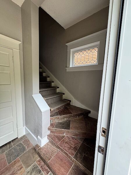 Calgary 2 bedrooms Duplex for rent. Property photo: 650928-2