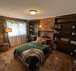 Bright bedroom next to dalhousie station