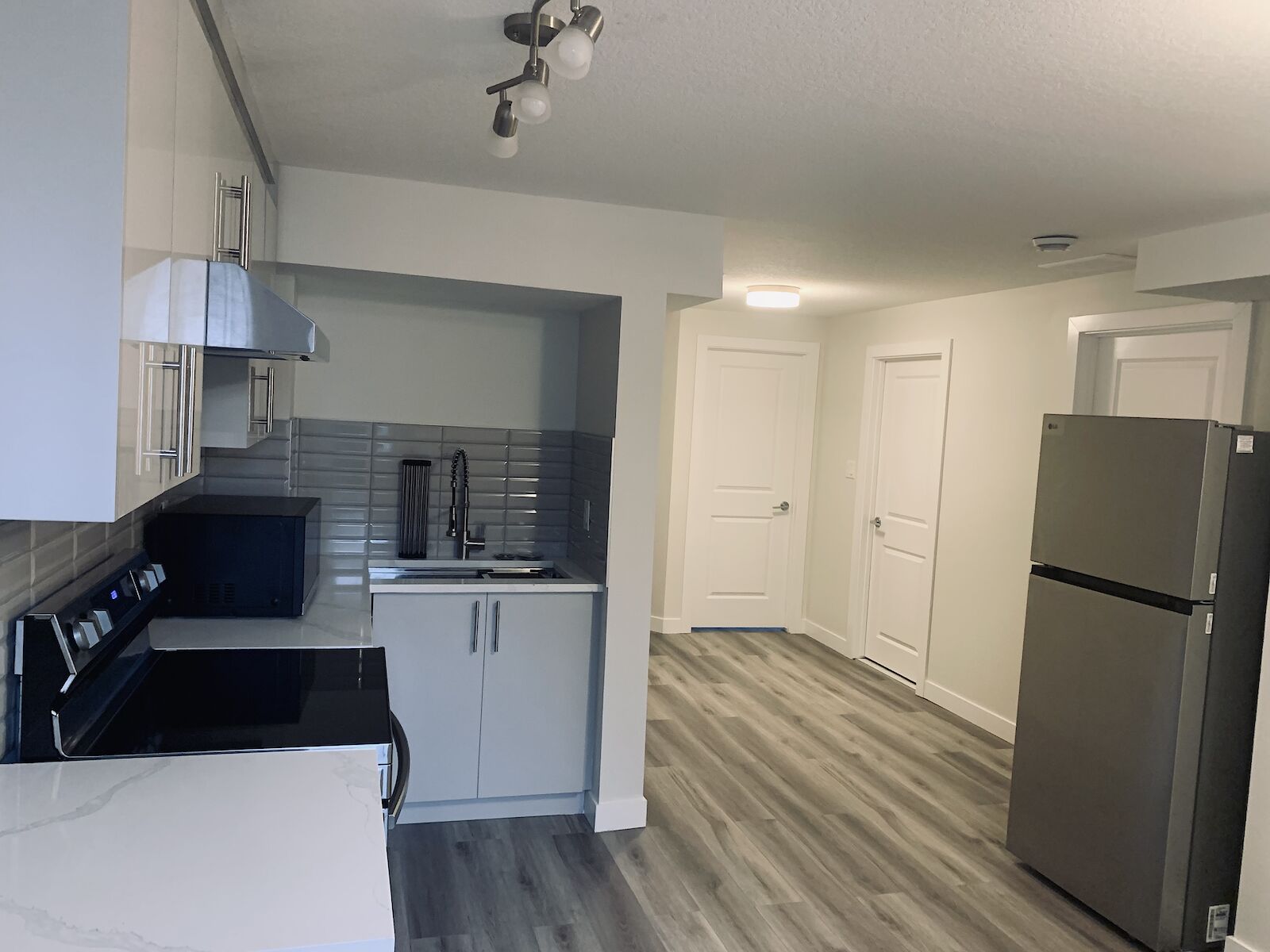 Calgary 1 bedroom Basement for rent. Property photo: 651879-1