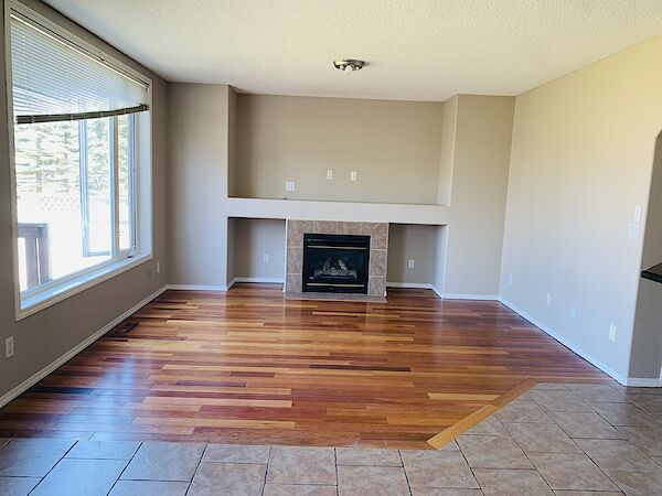 Calgary 4 bedrooms House for rent. Property photo: 653597-3