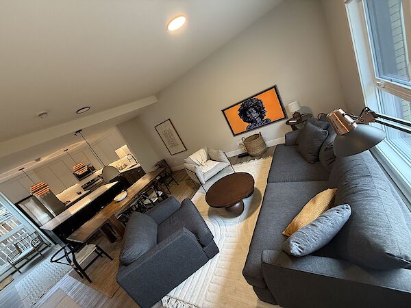 Stylish 3-Bedroom + Den Townhouse in the Heart of Sunnyside