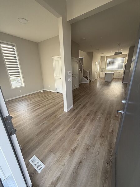 Calgary 3 + Den bedrooms Duplex for rent. Property photo: 654597-3