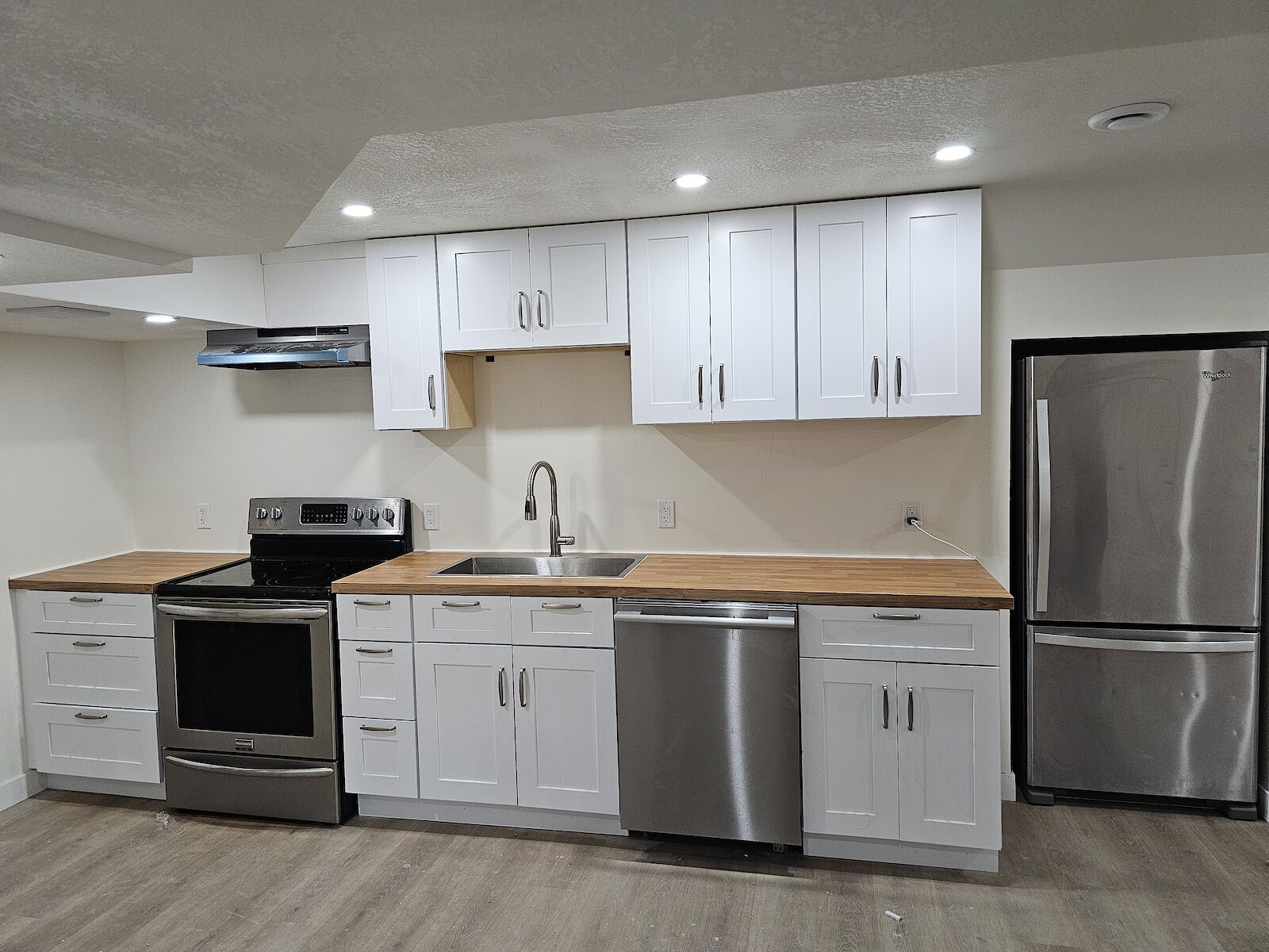 Calgary 3 bedrooms Room For Rent for rent. Property photo: 654638-1