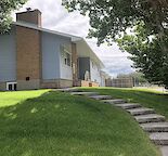 Cozy one bedroom close to UC , Brendwoodmall, S train station