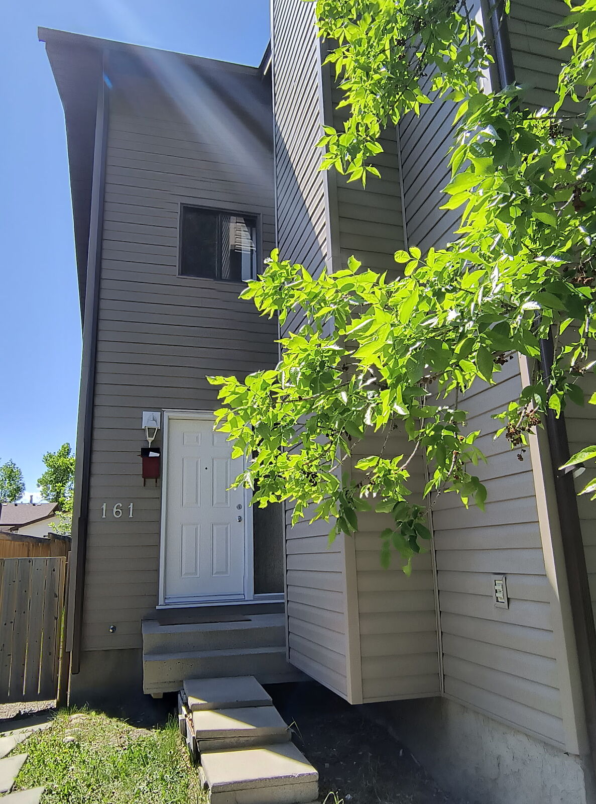Calgary 3 bedrooms Duplex for rent. Property photo: 6550-1