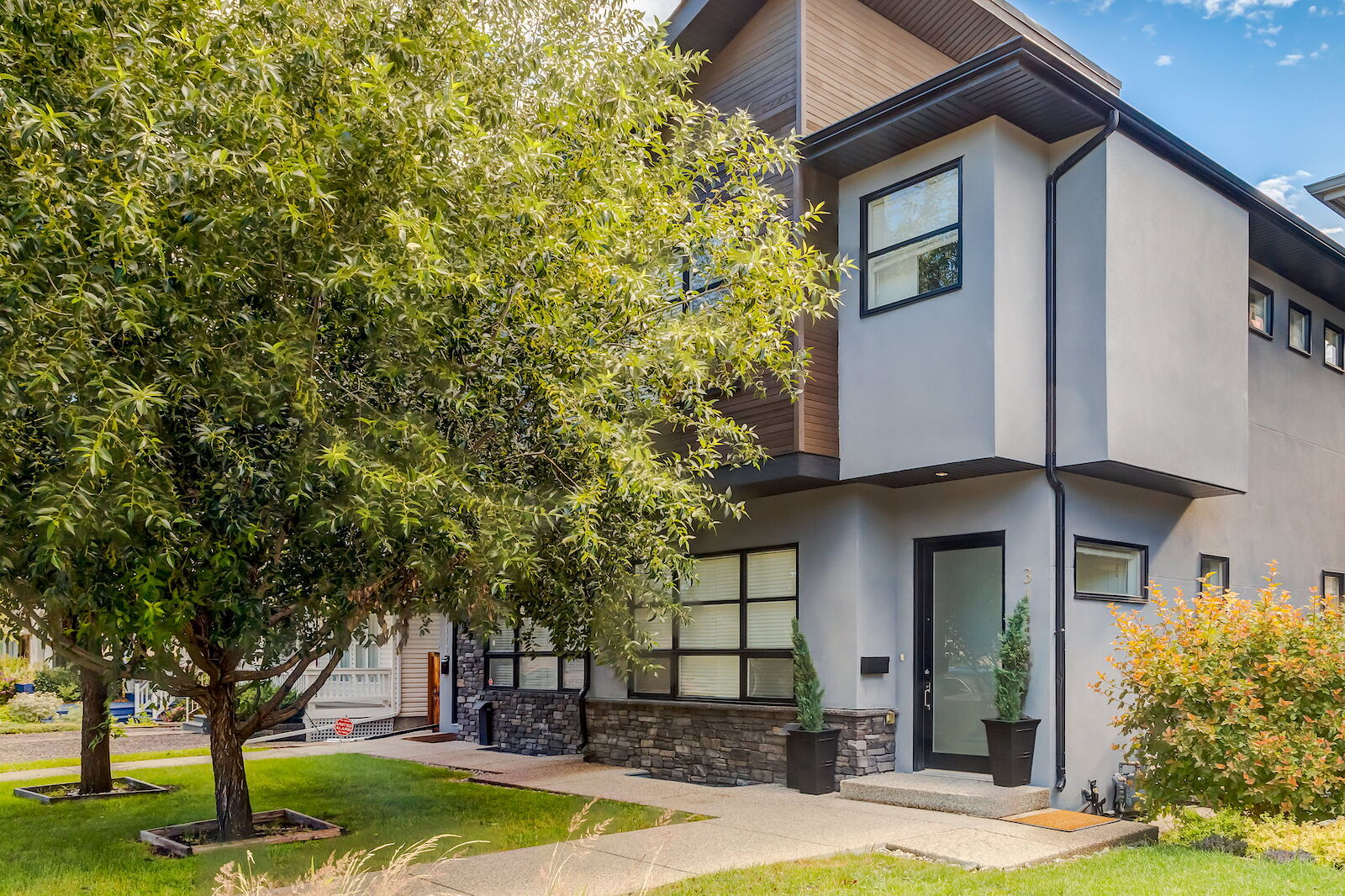 Calgary 3 bedrooms Main Floor for rent. Property photo: 655367-1