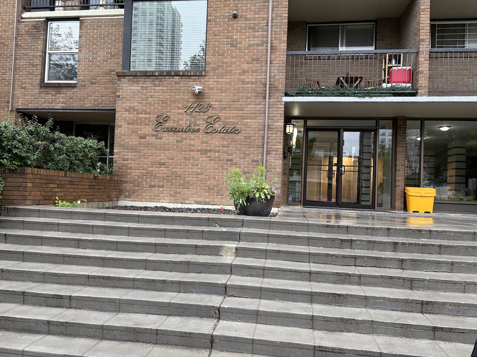 Calgary 2 bedrooms Condo Unit for rent. Property photo: 655482-1