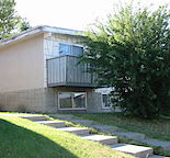 4 bedrooms, 2 bathrooms. 2 living rooms, insuite washer dryer,