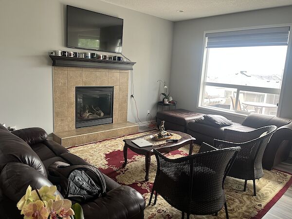Calgary 3 + Den bedrooms Room For Rent for rent. Property photo: 656214-3