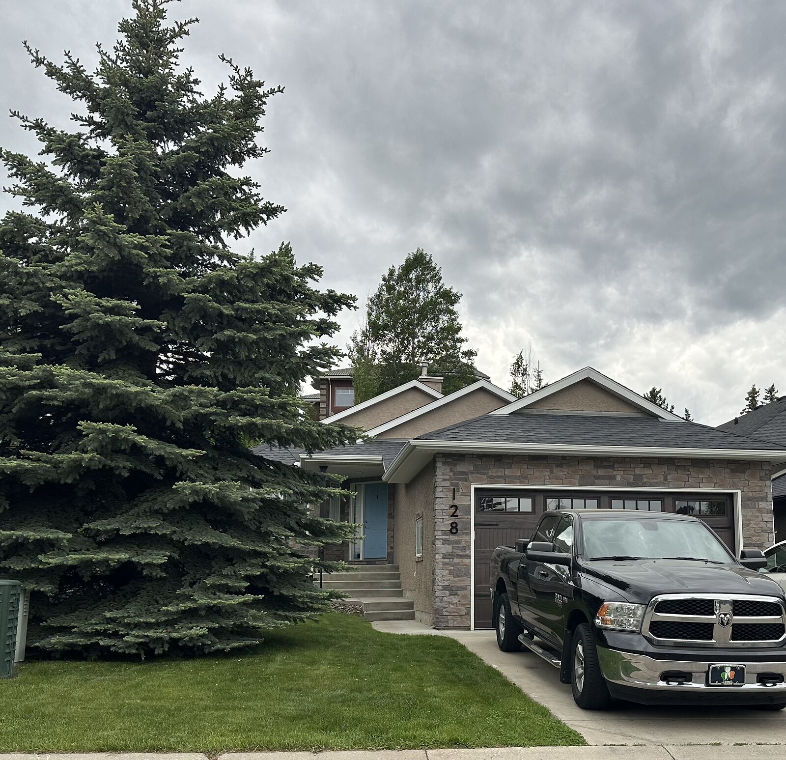 Calgary 3 bedrooms House for rent. Property photo: 658563-1