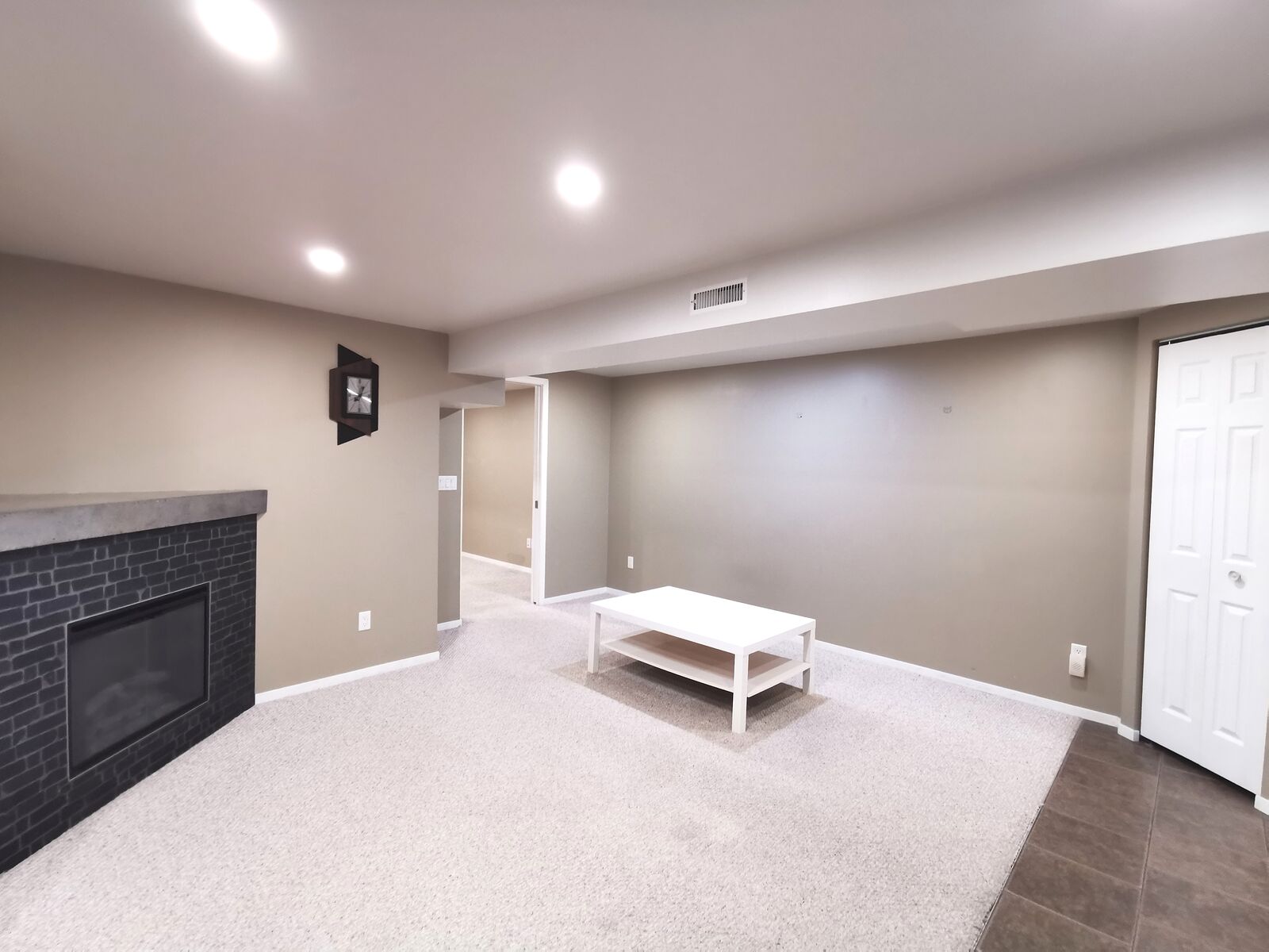 Calgary 1 bedroom Basement for rent. Property photo: 658583-1
