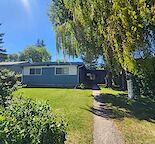 Spacious 3-Bedroom Upper Suite – Utilities Included!