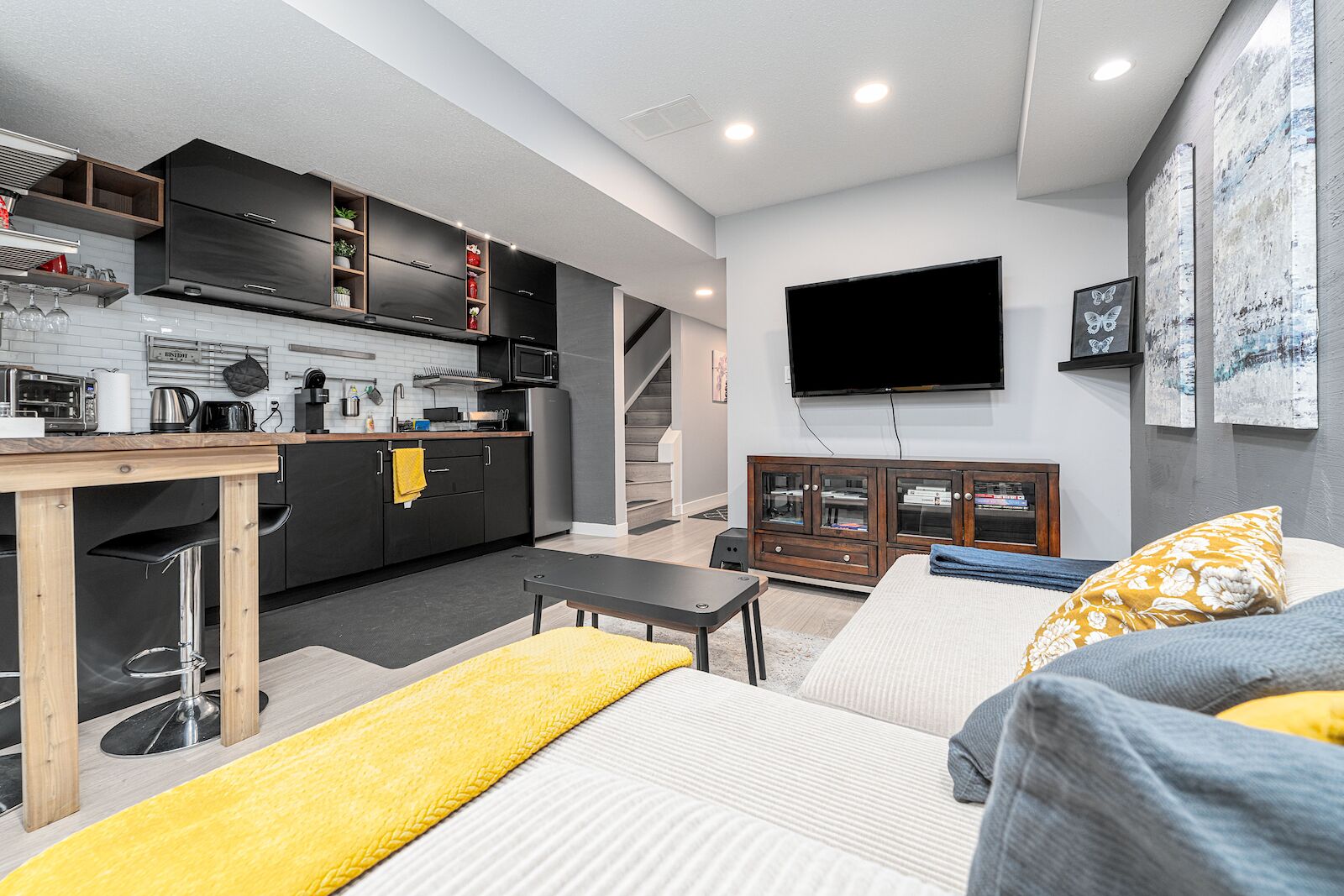 Edmonton 2 bedrooms Basement for rent. Property photo: 660050-1
