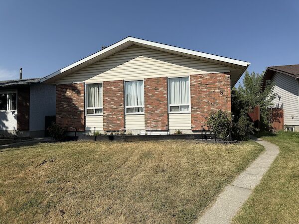 Bright & Spacious 3-Bedroom, 2-Bath Upstairs Rental