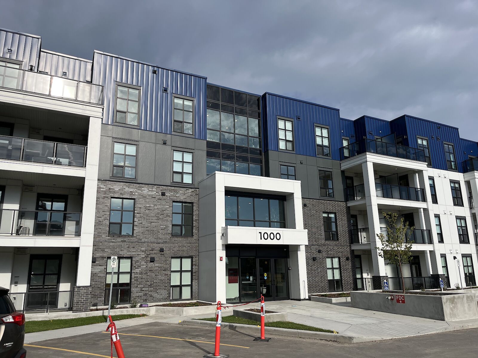 Calgary 2 bedrooms Condo Unit for rent. Property photo: 660424-1