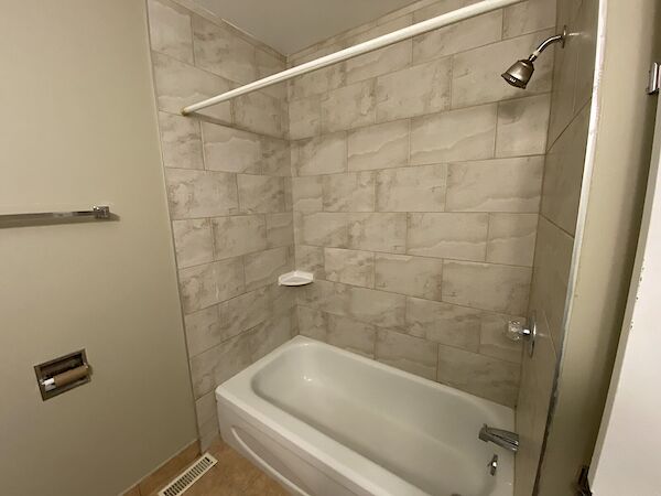Calgary 3 bedrooms Fourplex for rent. Property photo: 66068-3