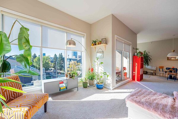 Furnished Room for Rent in Renfrew | Private Bath & Downtown Views